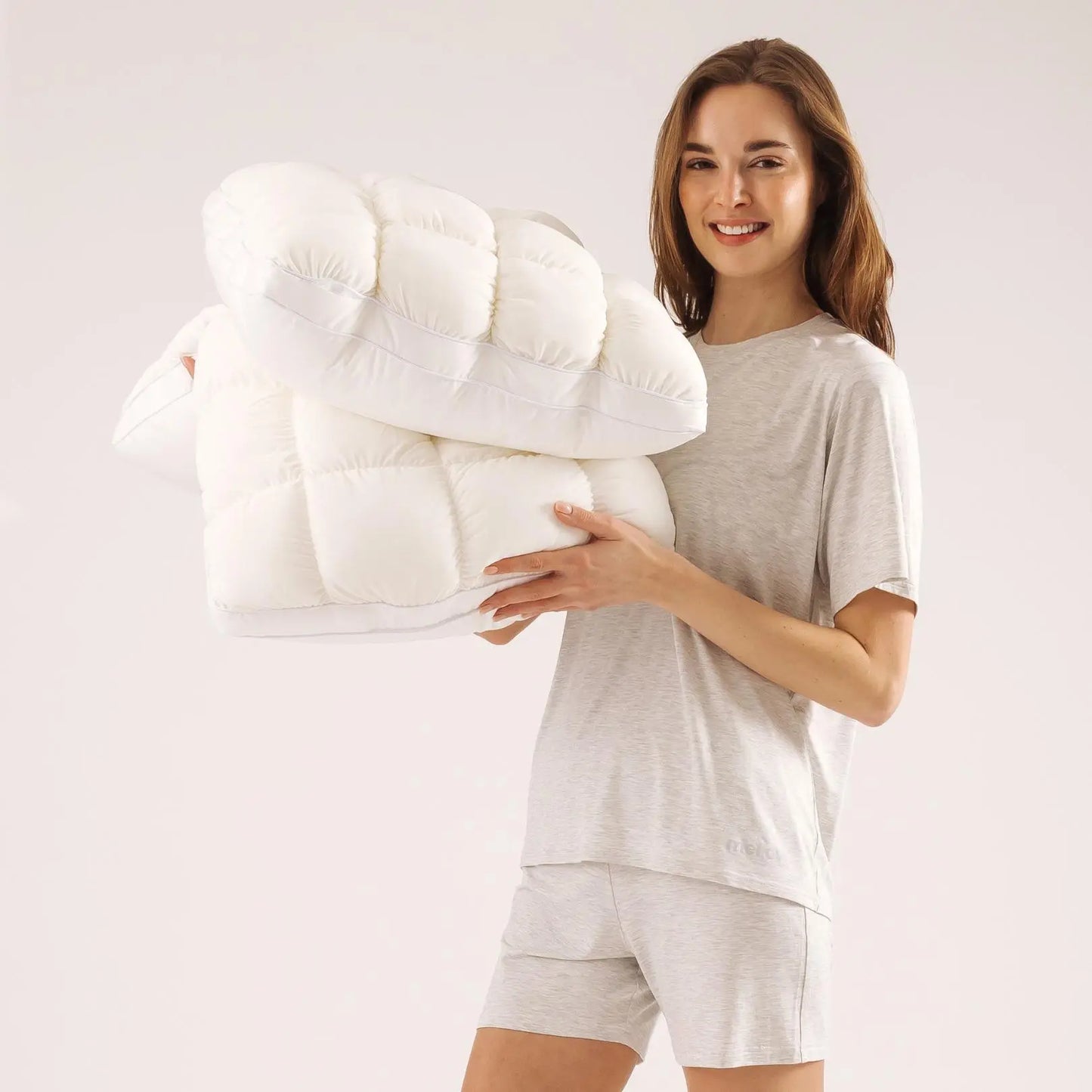 Soft Quilted Grid Design Pillow, Ultra Fluffy Plush Bed Pillow with Cloud-Like Comfort, Breathable Support for Side, Back & Stomach Sleepers, Cozy Pillow for Deep Restful Sleep